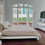 Westlake Tranquil Apartment