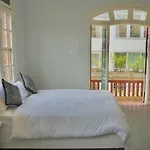 Westlake Tranquil Apartment